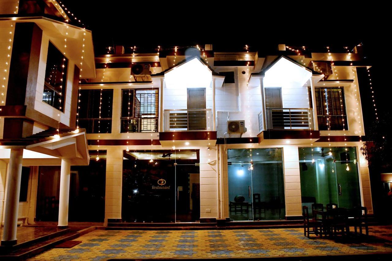 Hotel Aayes And Resort Shānti Niketan Eksteriør bilde